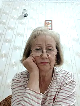 AlikaSwan5821 online show from 11/06/25, 07:26