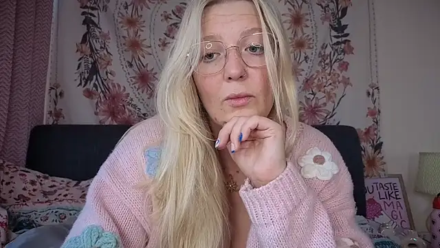 Daisyxoxo  online show from 10/16/25, 08:26