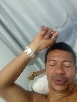 Snapshot of moreno25centimetro chatting on 04/06/26, 01:01 moreno25centimetro online show from 04/06/26, 01:01