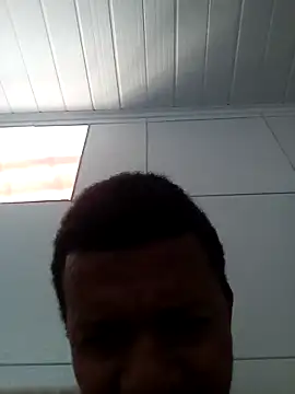 Snapshot of moreno25centimetro chatting on 04/15/26, 12:12 moreno25centimetro online show from 04/15/26, 12:12