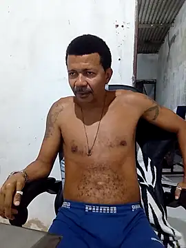 Snapshot of moreno25centimetro chatting on 04/21/26, 11:18 moreno25centimetro online show from 04/21/26, 11:18