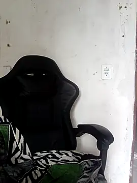 Snapshot of moreno25centimetro chatting on 04/23/26, 01:13 moreno25centimetro online show from 04/23/26, 01:13
