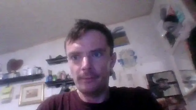 Snapshot of RichardW chatting on 11/15/25, 04:32 RichardW online show from 11/15/25, 04:32