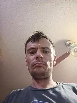 Snapshot of RichardW chatting on 11/17/25, 08:09 RichardW online show from 11/17/25, 08:09