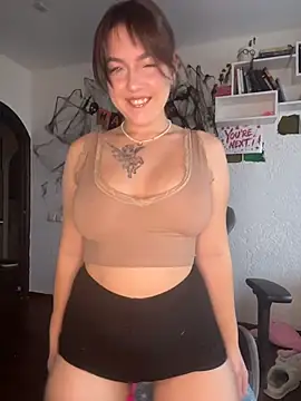 Snapshot of MikssMolly chatting on 11/28/25, 04:04 MikssMolly online show from 11/28/25, 04:04