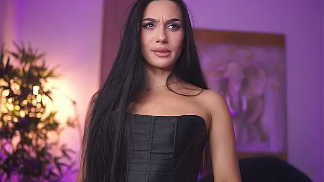 NinaSolenne online show from 10/28/25, 09:06