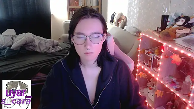 s cara online show from 10/19/25, 11:33