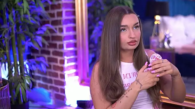 MillaSerene online show from 11/06/25, 06:14