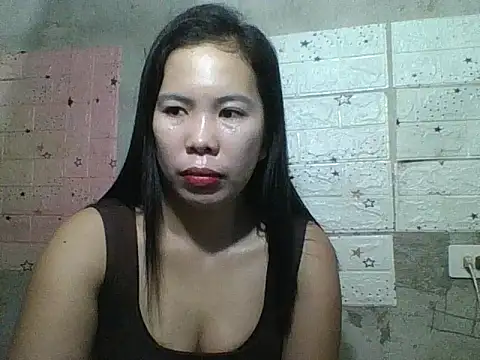 Snapshot of pinaysinglemommm chatting on 10/23/25, 08:51 pinaysinglemommm online show from 10/23/25, 08:51