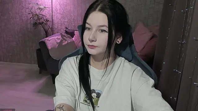 AlinaGreeeen online show from 10/06/25, 02:31