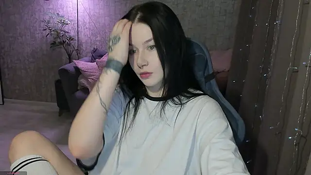 AlinaGreeeen online show from 10/16/25, 01:17