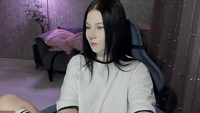 AlinaGreeeen online show from 10/24/25, 03:47