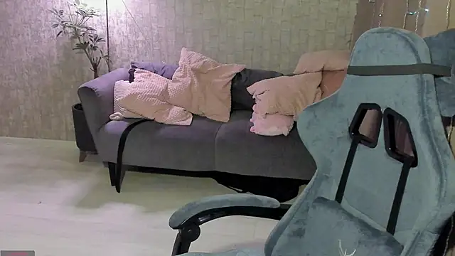 AlinaGreeeen online show from 10/25/25, 04:31