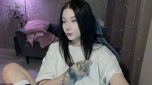 AlinaGreeeen online show from 10/27/25, 04:16