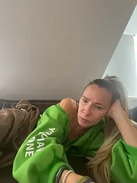 blondi2077 online show from 10/20/25, 07:53