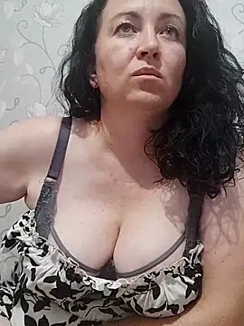 Snapshot of Velvet3451 chatting on 09/16/25, 04:52 Velvet3451 online show from 09/16/25, 04:52