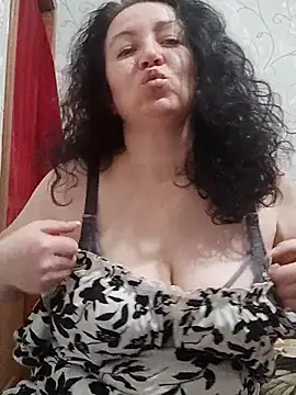 Snapshot of Velvet3451 chatting on 11/17/25, 08:03 Velvet3451 online show from 11/17/25, 08:03