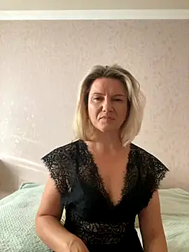 Snapshot of AliceSwan4011 chatting on 09/16/25, 02:18 AliceSwan4011 online show from 09/16/25, 02:18