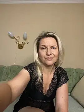 AliceSwan4011 online show from 11/25/25, 02:06