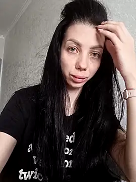 Snapshot of Princessa99885 chatting on 11/12/25, 08:15 Princessa99885 online show from 11/12/25, 08:15