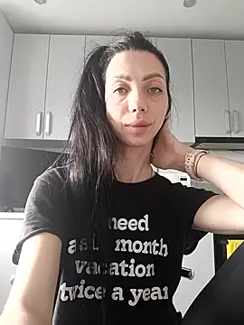 Snapshot of Princessa99885 chatting on 04/16/26, 06:58 Princessa99885 online show from 04/16/26, 06:58