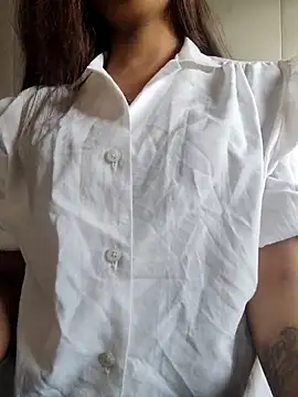 Snapshot of Radhika_01 chatting on 11/17/25, 04:18 Radhika 01 online show from 11/17/25, 04:18