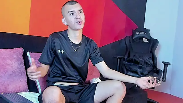 RowanCley online show from 09/26/25, 12:09