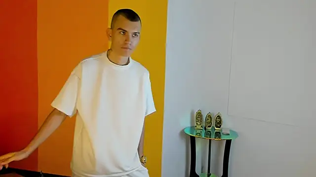 RowanCley online show from 10/25/25, 12:02