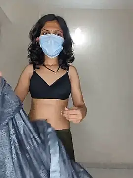 Shivani2002 online show from 06/13/26, 04:49