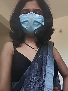Shivani2002 online show from 06/17/26, 07:44