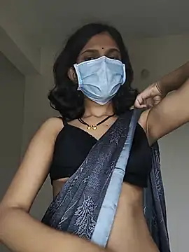Shivani2002 online show from 07/28/26, 09:48