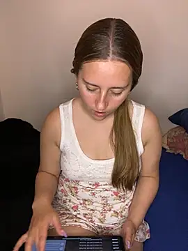 Snapshot of Cutie_blondie chatting on 09/20/25, 05:58 Cutie blondie online show from 09/20/25, 05:58