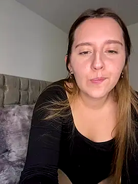 Snapshot of Cutie_blondie chatting on 12/16/25, 10:26 Cutie blondie online show from 12/16/25, 10:26