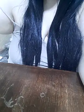 Snapshot of Madam-bezoul- chatting on 09/23/25, 10:35 Madam-bezoul- online show from 09/23/25, 10:35