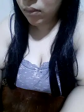 Snapshot of Madam-bezoul- chatting on 10/18/25, 07:25 Madam-bezoul- online show from 10/18/25, 07:25