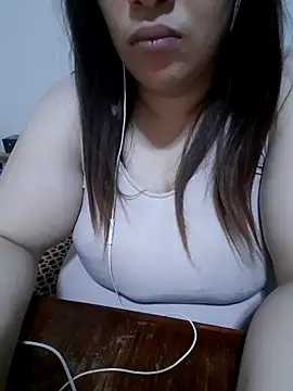 Snapshot of Madam-bezoul- chatting on 11/22/25, 10:42 Madam-bezoul- online show from 11/22/25, 10:42