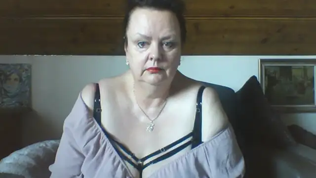 TiffanyMature online show from 03/11/26, 10:32