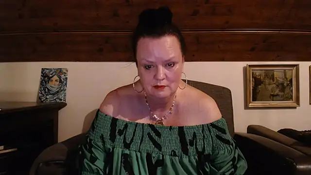 TiffanyMature online show from 05/25/26, 08:15