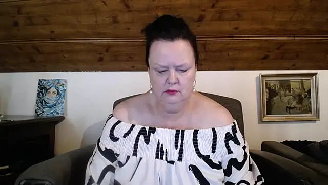 TiffanyMature online show from 06/12/26, 07:07