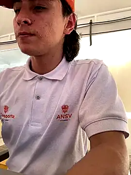 Snapshot of AlexanderHall chatting on 10/20/25, 06:52 AlexanderHall online show from 10/20/25, 06:52