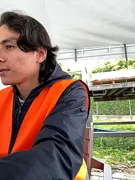 Snapshot of AlexanderHall chatting on 11/04/25, 04:17 AlexanderHall online show from 11/04/25, 04:17