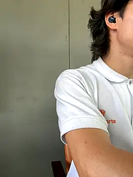 Snapshot of AlexanderHall chatting on 11/26/25, 08:10 AlexanderHall online show from 11/26/25, 08:10