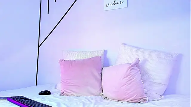 BianncaRibeiro online show from 09/29/25, 01:49