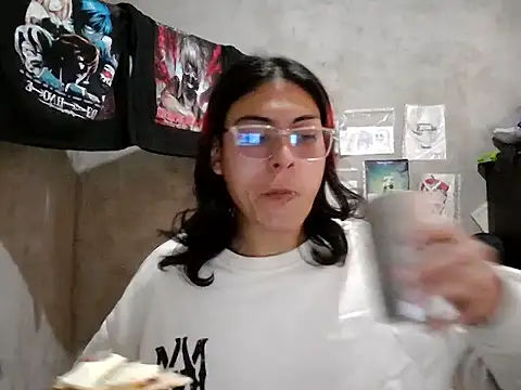 dirty model online show from 05/19/26, 05:52