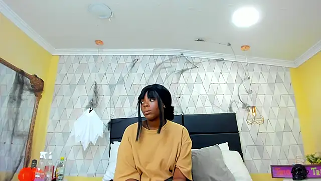 OliviaGarciaa online show from 10/30/25, 08:09