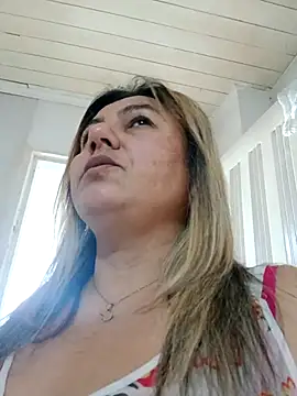 Nataly Foley online show from 10/05/25, 01:09