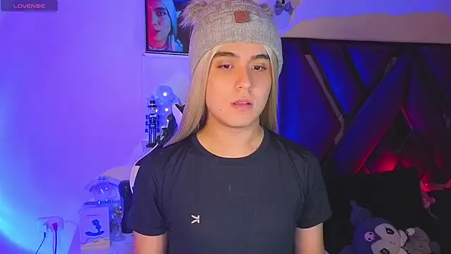 Snapshot of derek_greyy_ chatting on 11/10/25, 10:53 derek greyy online show from 11/10/25, 10:53