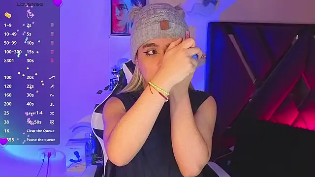 Snapshot of derek_greyy_ chatting on 11/12/25, 06:41 derek greyy online show from 11/12/25, 06:41