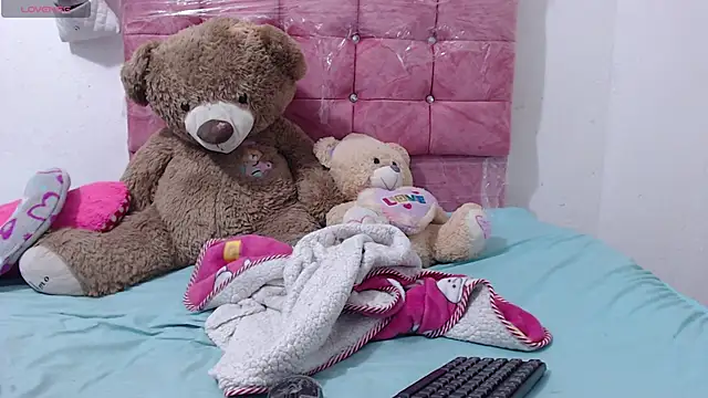Snapshot of toxic_sweet_ chatting on 06/15/26, 06:48 toxic sweet online show from 06/15/26, 06:48