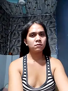 Snapshot of lexyyr17 chatting on 02/23/26, 12:19 lexyyr17 online show from 02/23/26, 12:19
